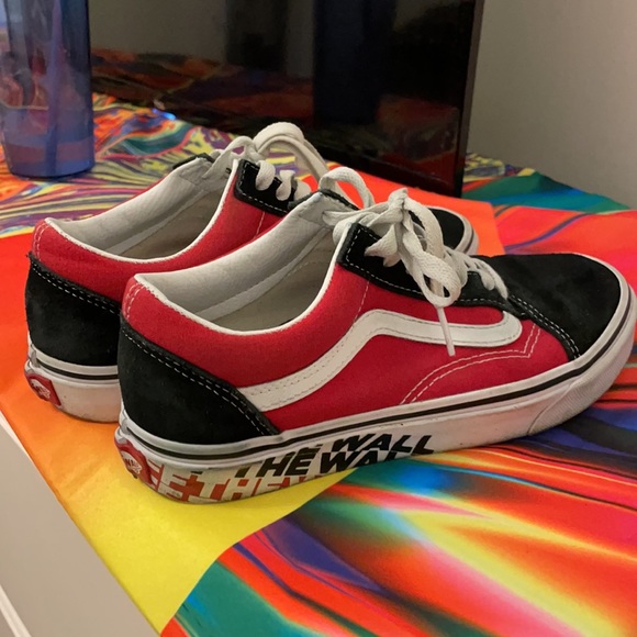 Vans - Picture 3 of 3